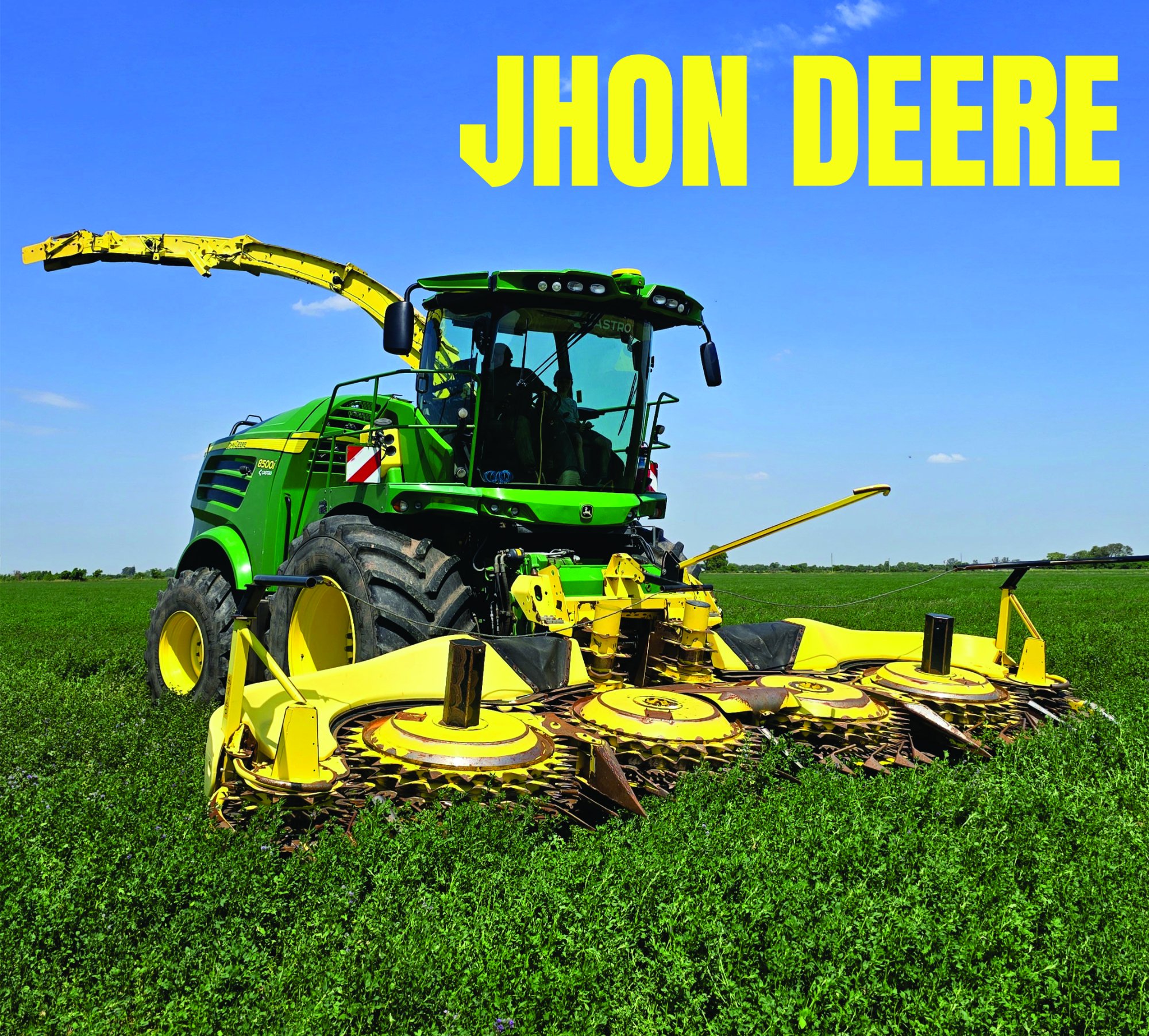 Cosechadora de forraje John Deere trabajando en el campo